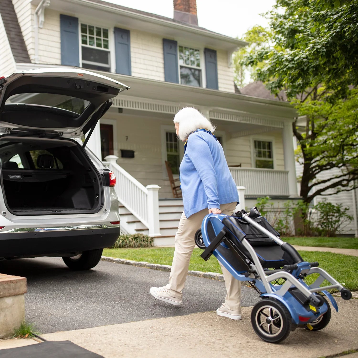 Dark Gray Journey So Lite Folding Power Scooter