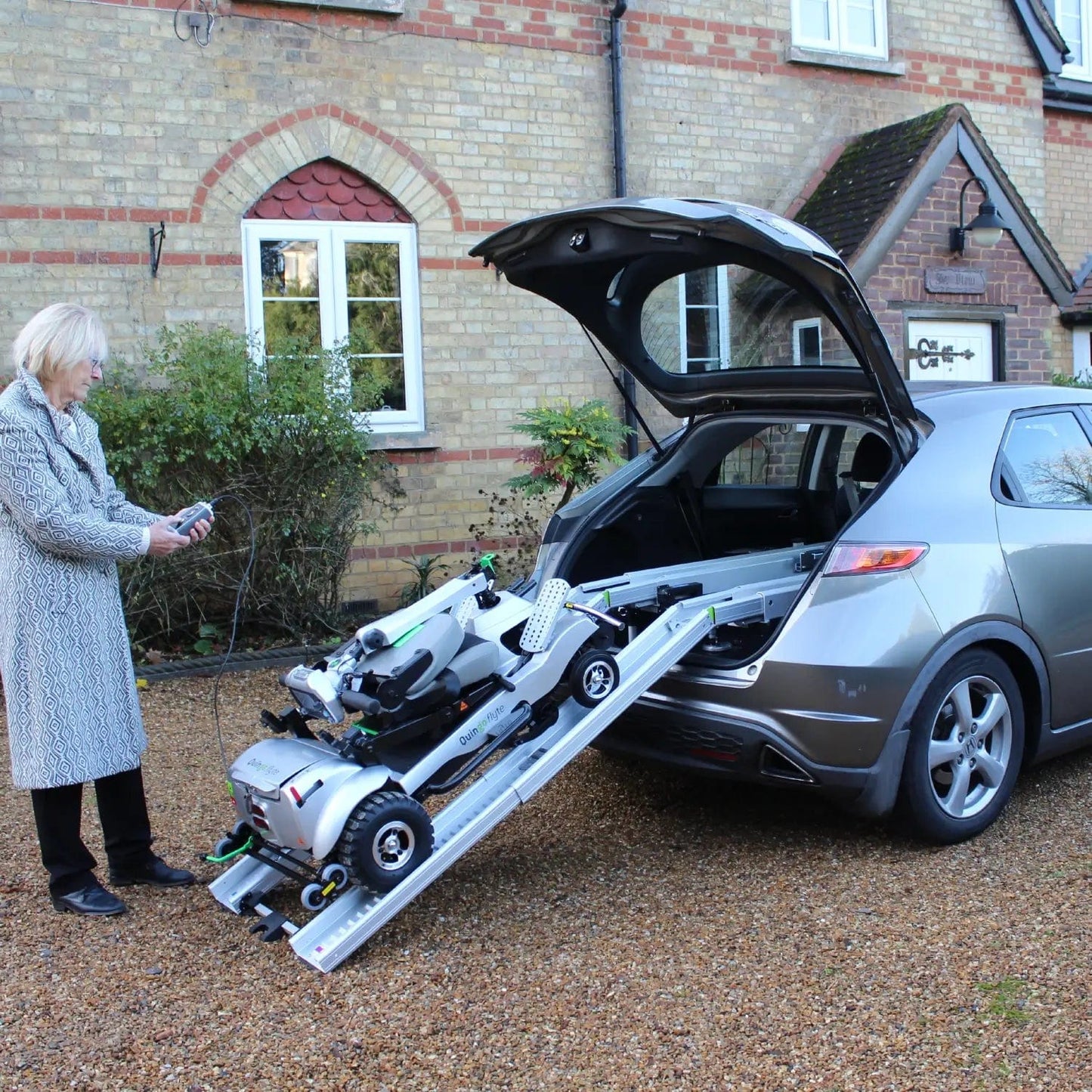 Quingo Flyte Mobility Scooter With MK2 Self Loading Ramp Mobility Scooters Quingo   