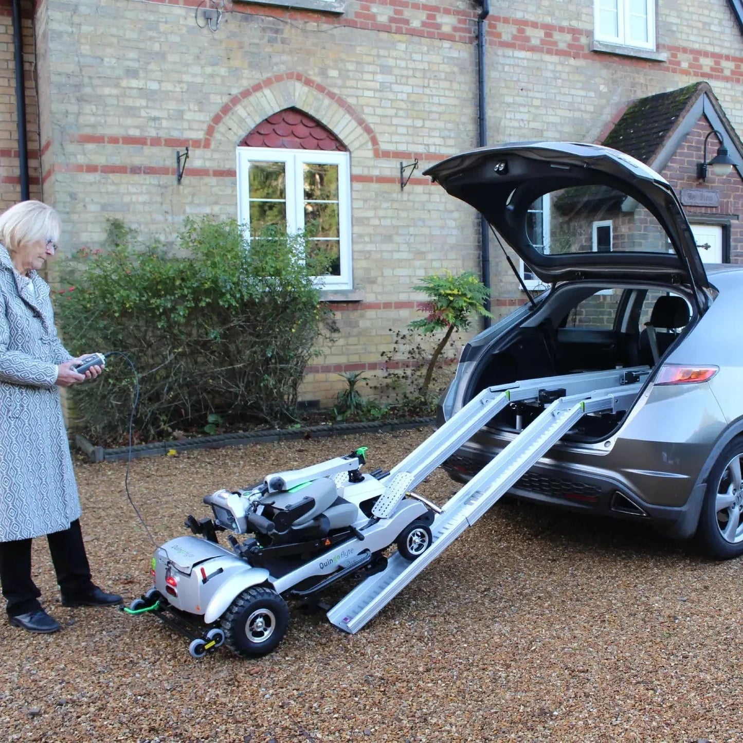 Quingo Flyte Mobility Scooter With MK2 Self Loading Ramp Mobility Scooters Quingo   